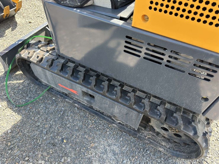 2025-landhero-ldh-kn16-hydraulic-mini-excavator-image-7