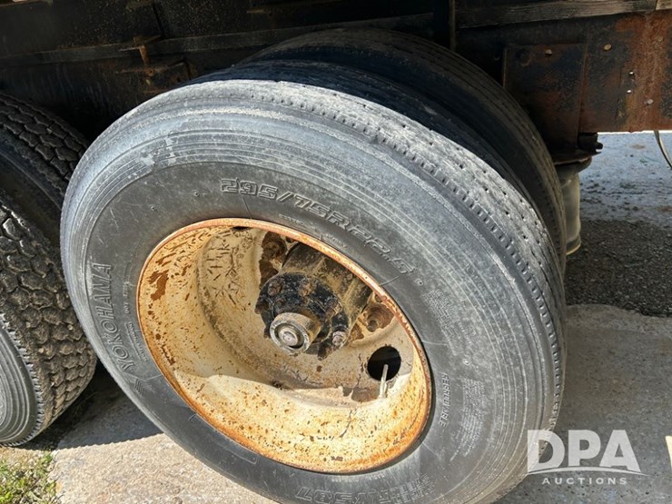 1998-peterbilt-378-image-22