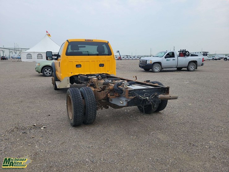 2011-ford-f550-xlt-image-2