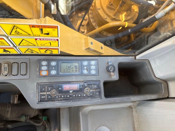 2019-caterpillar-326fl-image-41