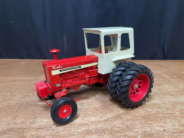 1/16-ih-1256-ertl-image-1