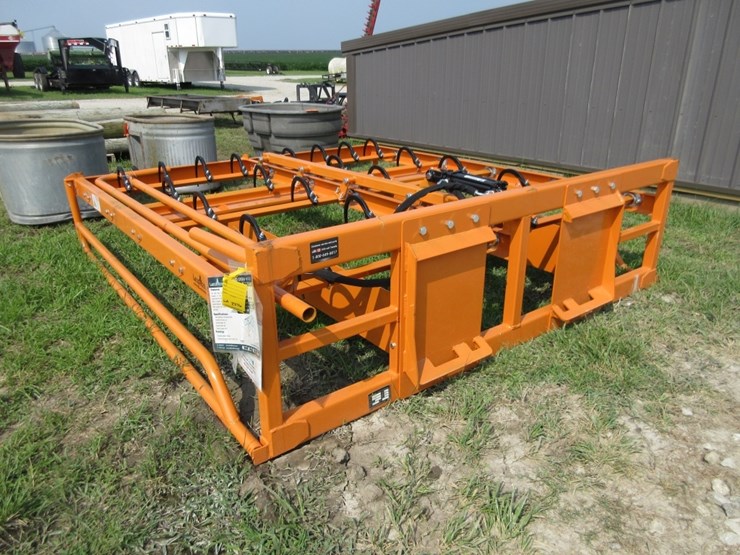land-honor-skid-steer-hay-accumulator-image-2