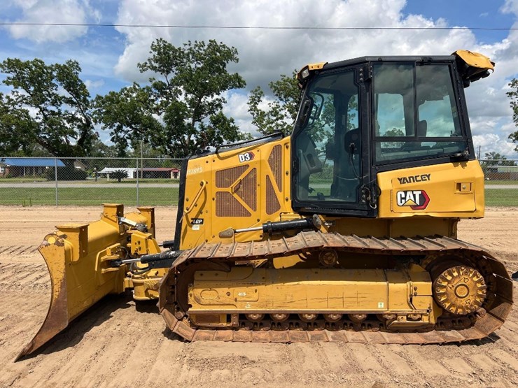 2021-caterpillar-d3-lgp-image-1