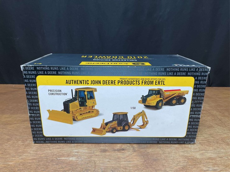 1/16-john-deere-2010-crawler-collector-nib-ertl-image-6