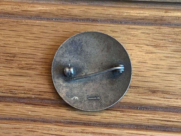 john-deere-tractor-co.-employee-badge-image-2