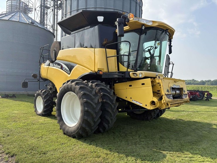 2003-new-holland-cr960-image-2
