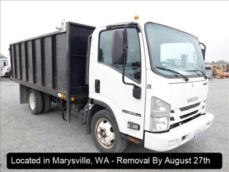 2016-isuzu-npr-image-19
