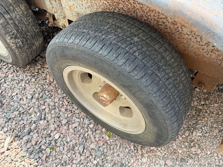 smaller-flatbed-trailer,-76”-x-16’-long,-tandem-axle,-toolbox-in-front,-215/60r15-tires,-*has-title-image-15