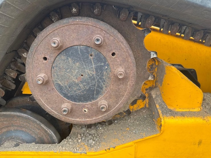 2015-jcb-320t-eco-image-14