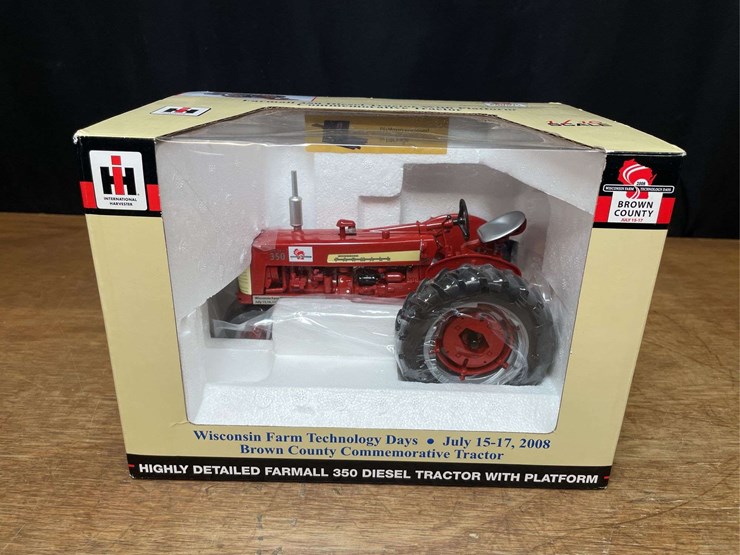 1/16-farmall-350-2008-wisconsin-nib-sc-image-1