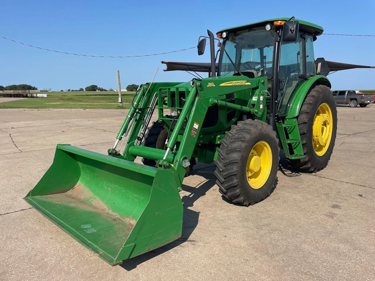 2015-john-deere-6115d-image-2