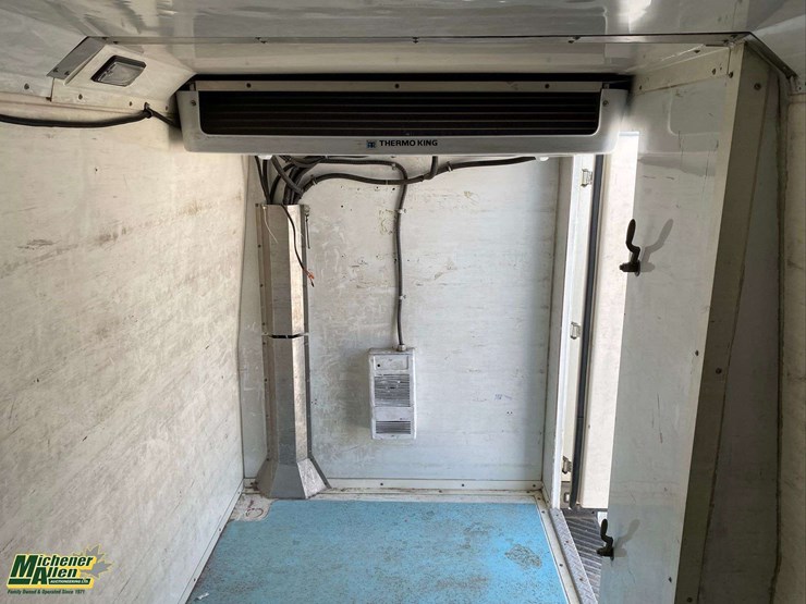 2016-mercedes-benz-sprinter-2500-image-40