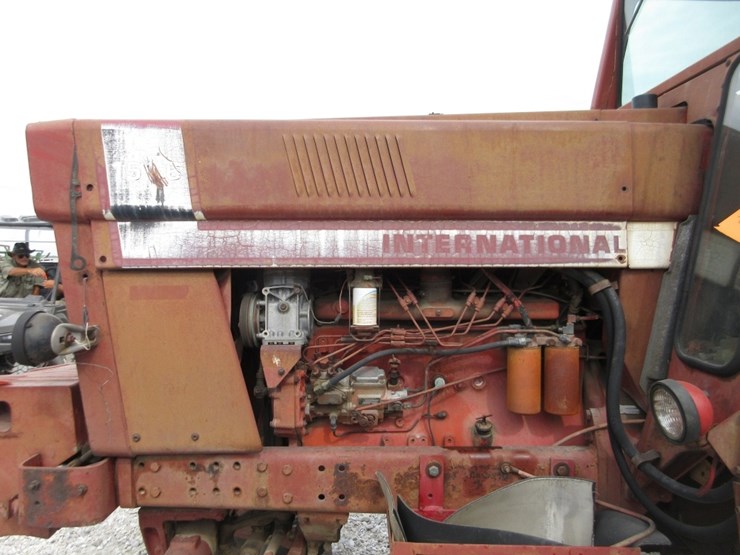 ih-1566-tractor-image-9