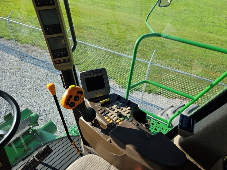 2009-john-deere-9770-sts-image-10
