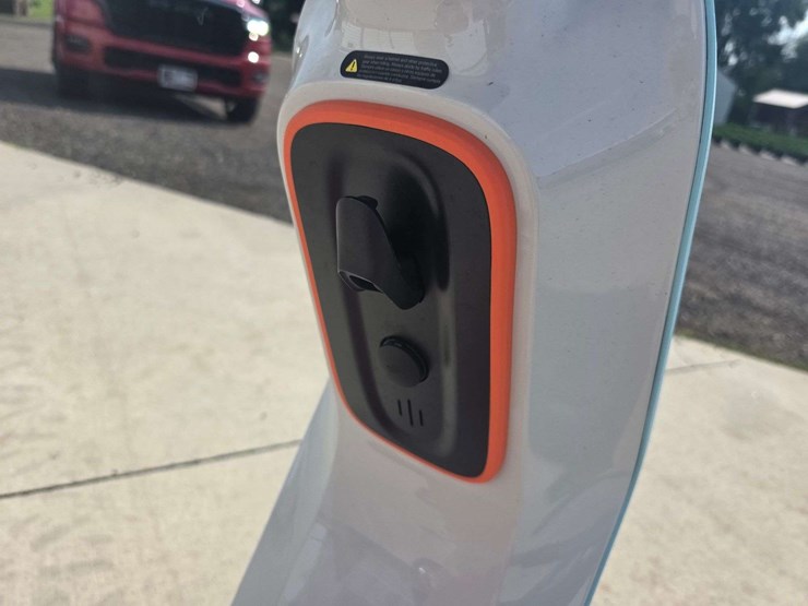 2021-segway-c80-electric-scooter,-750-watt,-20-mph-max,-pedals,-comes-with-a-charger,-*unknown-worki-image-7