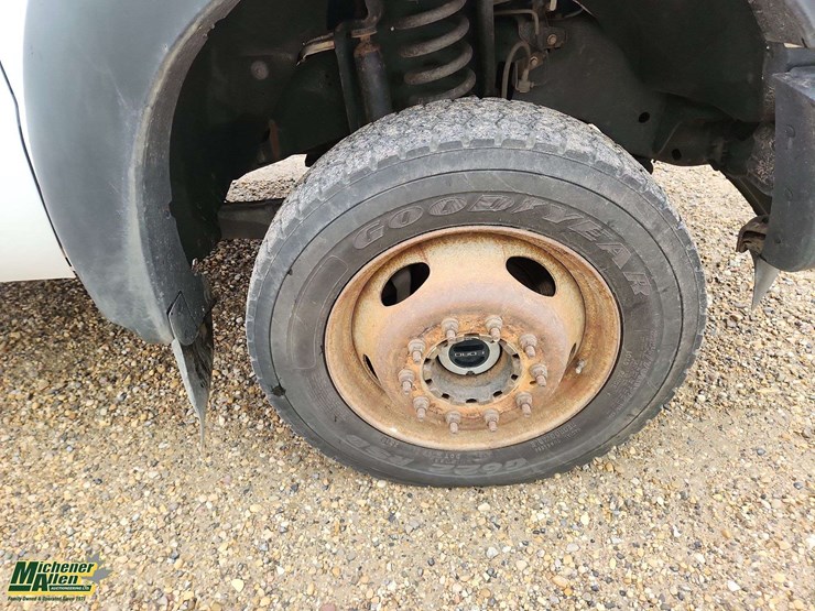 2016-ford-550-image-28