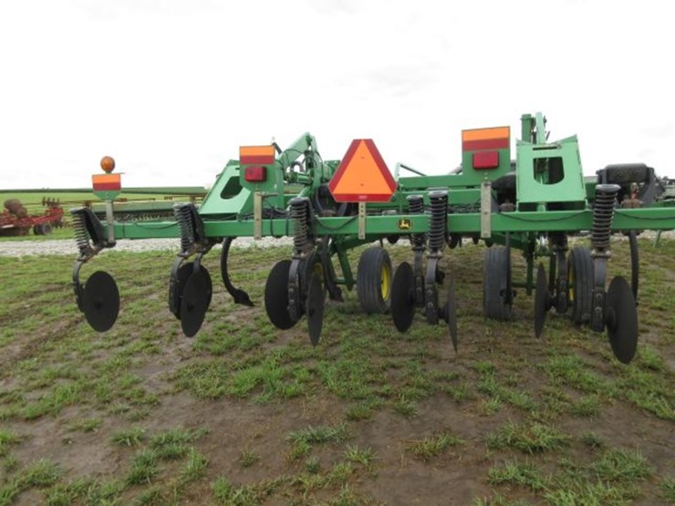 john-deere-2700-image-8