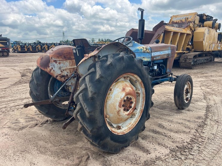 ford-3000-image-4