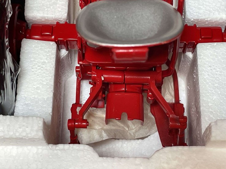 1/16-farmall-450-brass-tacks-demonstrator-2002-lafayette-nib-sc-image-9