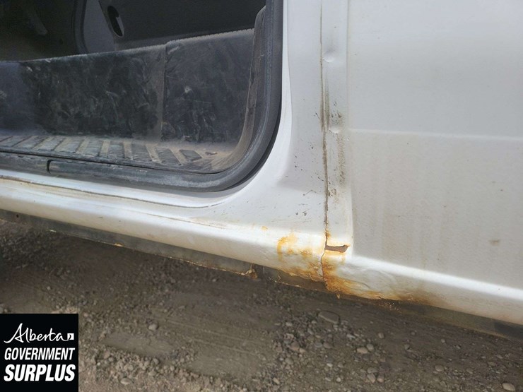 2009-ford-cargo-image-30