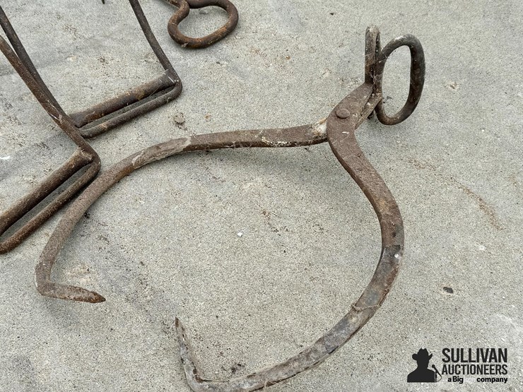 assorted-antique-steel-hooks-image-11