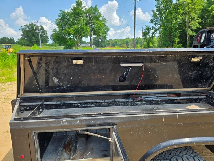 2018-utility-flatbed-image-20
