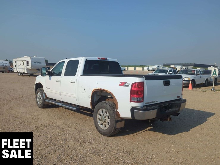 2011-gmc-sierra-2500hd-image-3