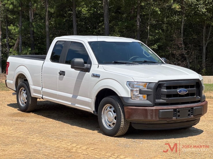 2016-ford-f150-xl-image-1
