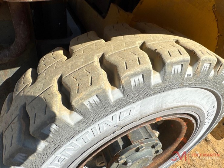komatsu-fg25ht-16-image-7