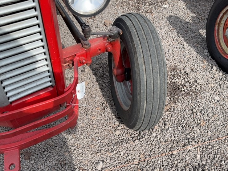 #3052-•-massey-ferguson-35-tractor-image-4