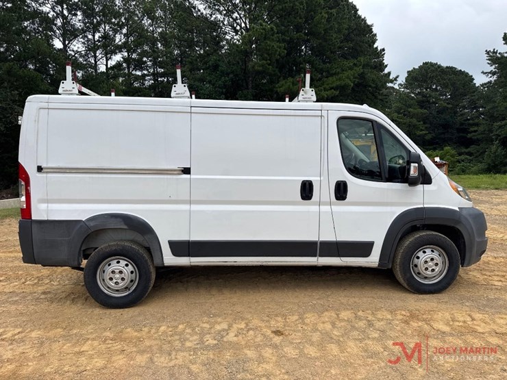 2017-ram-promaster-1500-image-2