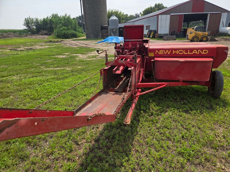 new-holland-275-image-4