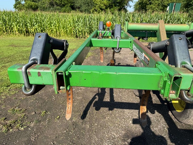 john-deere-680-image-10