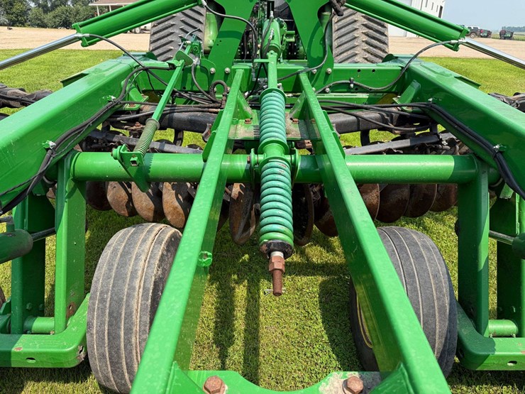 2013-john-deere-2623-image-28