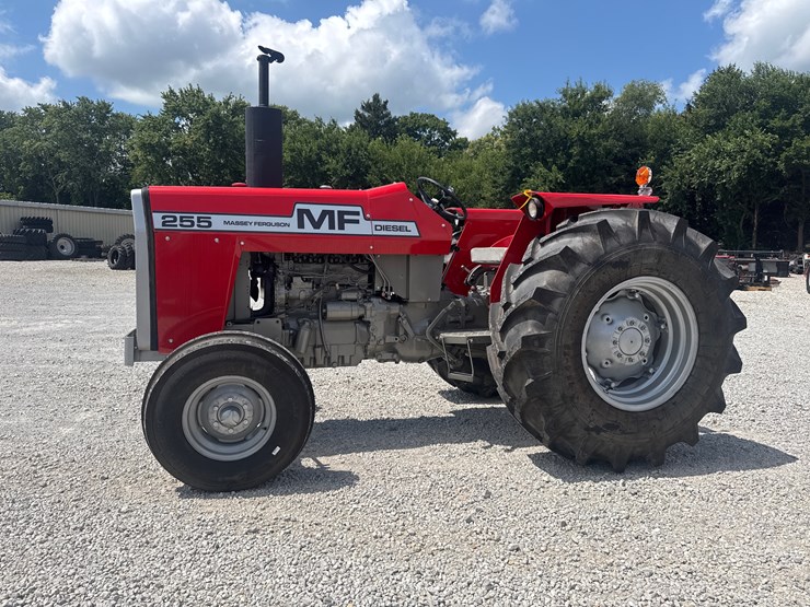 massey-ferguson-255-image-1