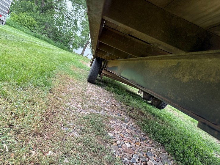 1994-dct-dressen-8ft-x-26ft-gooseneck-flatbed-trailer-image-23