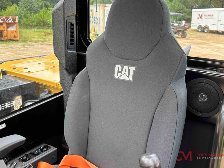 caterpillar-305.5-image-14