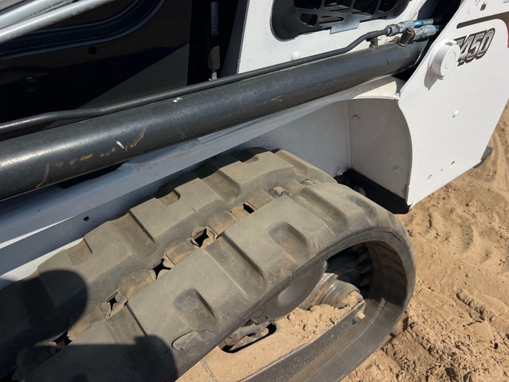 2018-bobcat-t450-image-12