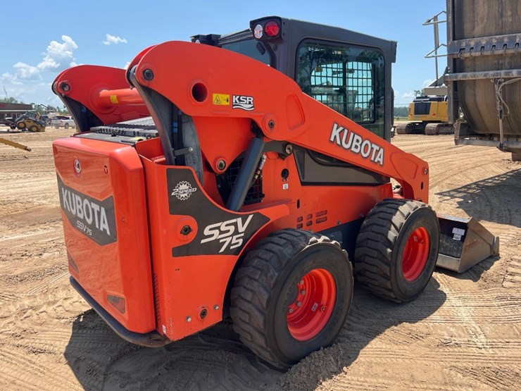 2020-kubota-ssv75-image-4