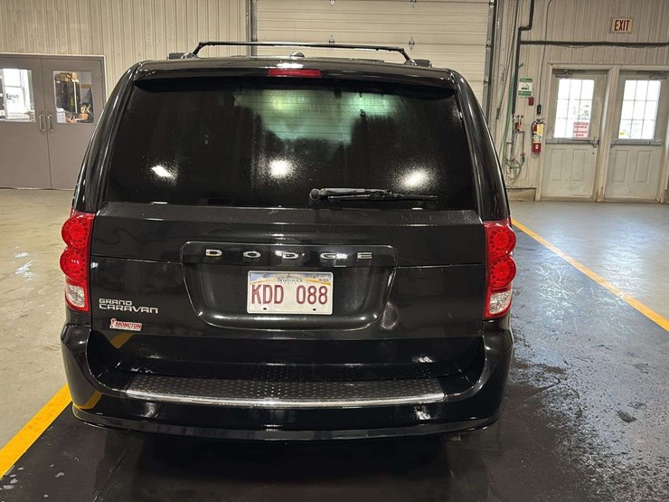 2012-dodge-grand-caravan-image-4