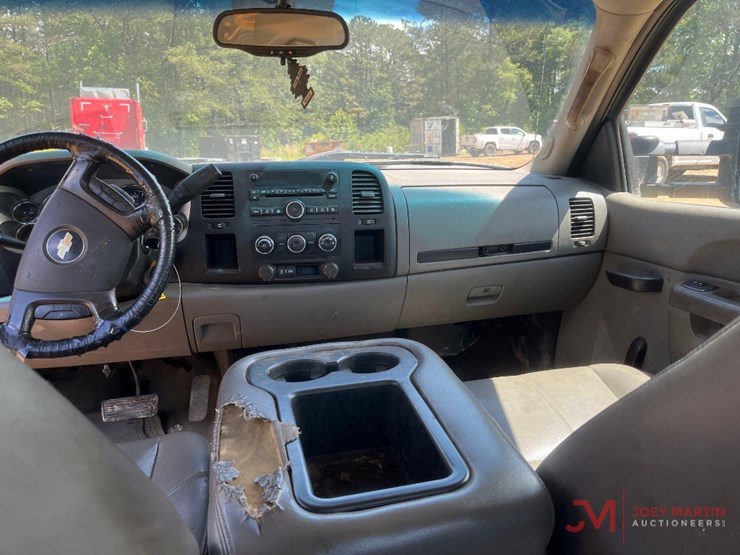 2013-chevrolet-2500hd-image-11