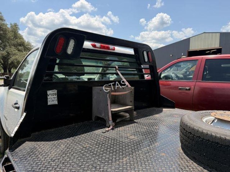 2012-chevrolet-3500-image-5
