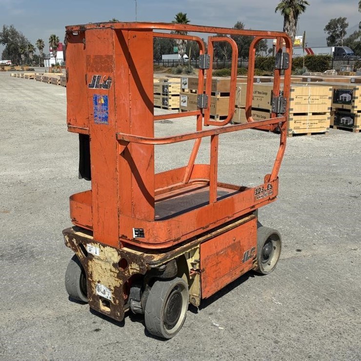 2008 JLG 1230ES