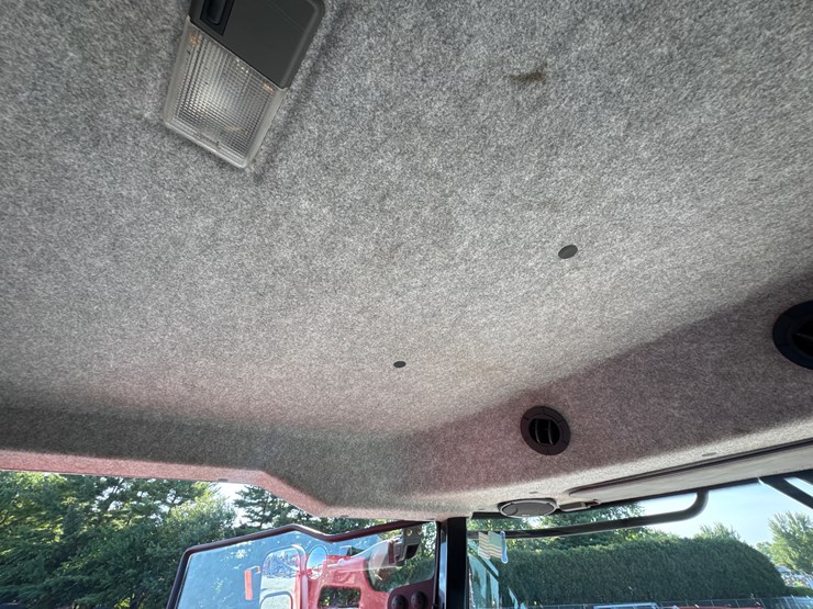 2012-massey-ferguson-9540-image-21