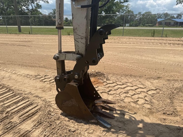 2018-takeuchi-tb240-image-20