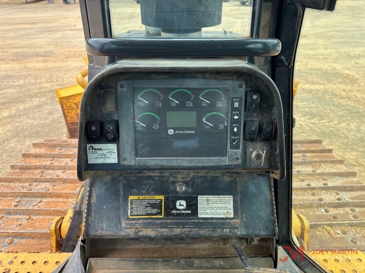 2010-deere-850j-image-12