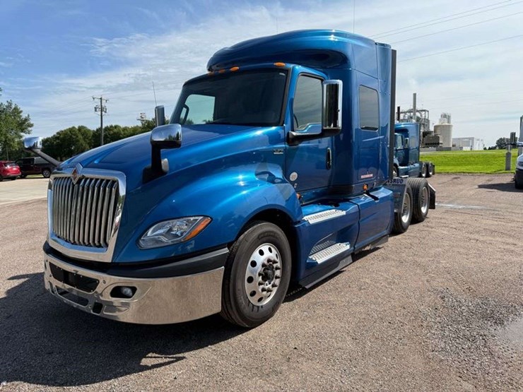 2020-ih-lt625-sleeper-semi,-435,369-miles-on-truck-(complete-overhaul-@-232,740-miles-with-paperwork-image-44