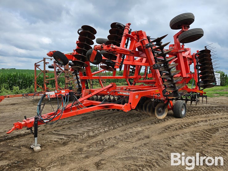 2012-kuhn-krause-8200-flex-wing-tandem-disk-harrow-image-1
