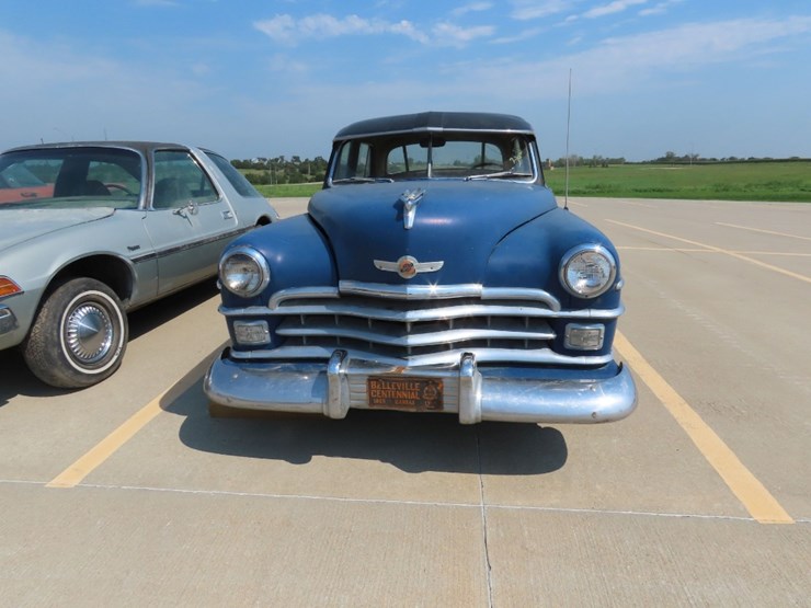 1949-chrysler-windsor-4dr-sedan-image-2