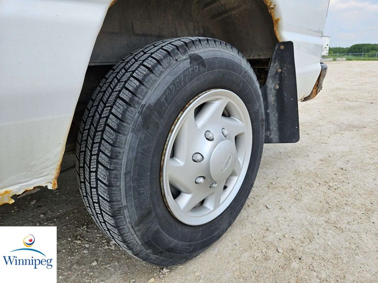 2008-ford-cargo-image-36